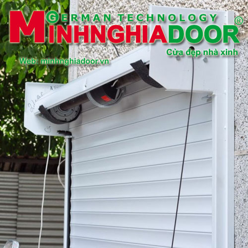 cua cuon tam lien Minhnghiadoor MSP 270